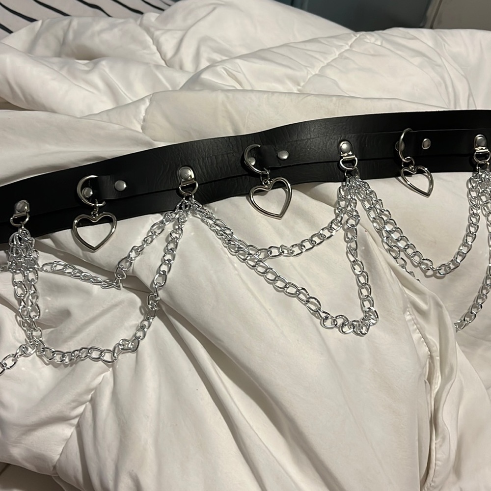 heart chained belt